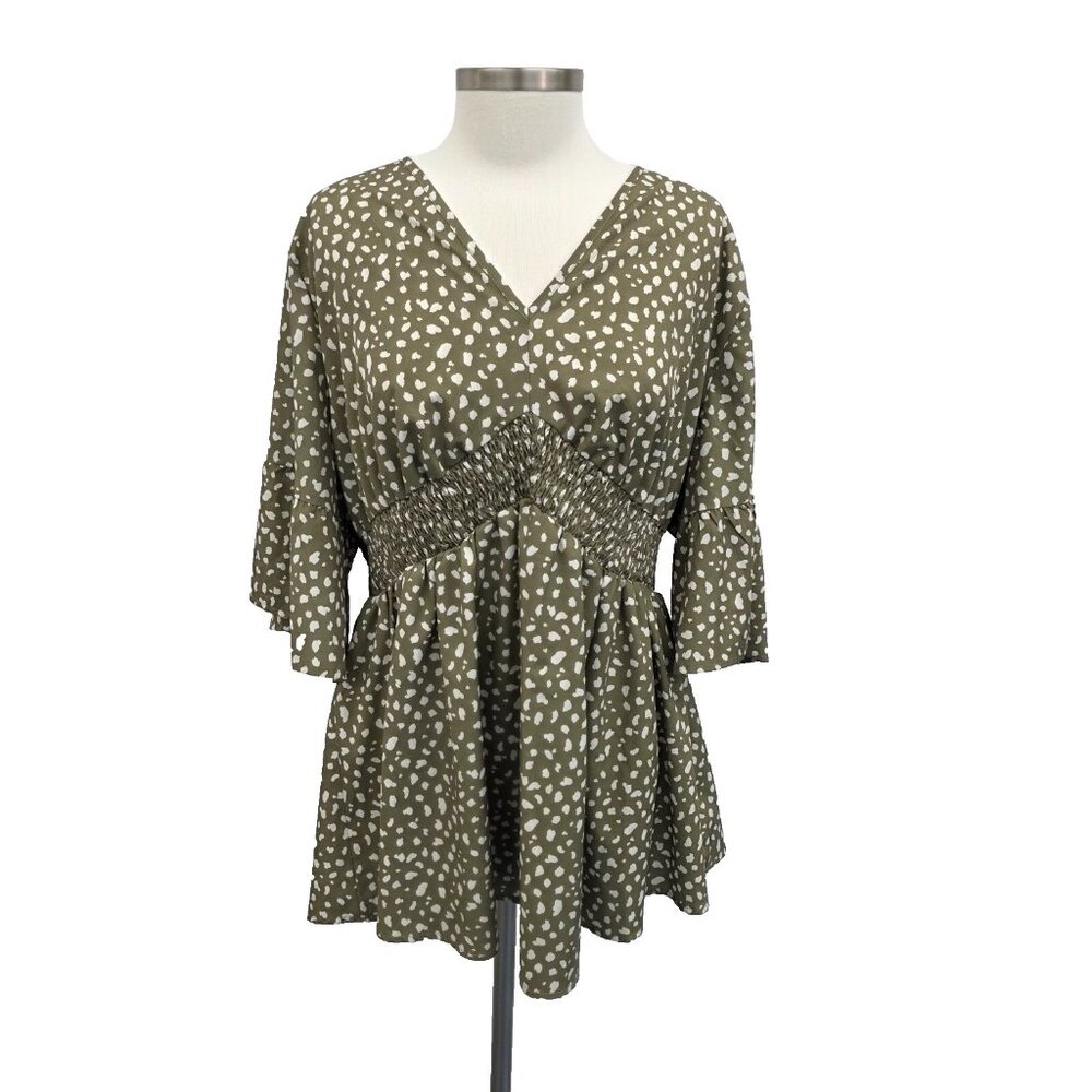 Bloomchic Womens Green V-Neck Babydoll Top Size 22-24 Short Sleeve Ruffle Sleeve